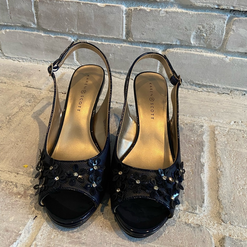 Karen Scott  Navy Sequin Slingback Heels. Size 9 1/2
